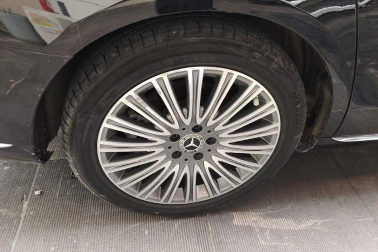 Used Mercedes-Benz E-Class 2020 Facelift E 300 L Stylish Edition Right Rear Wheel Hub
