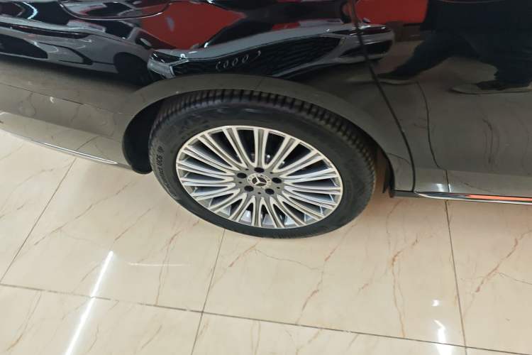 Used Mercedes-Benz E-Class 2020 E 300 L Luxury Model Right Rear Wheel Hub