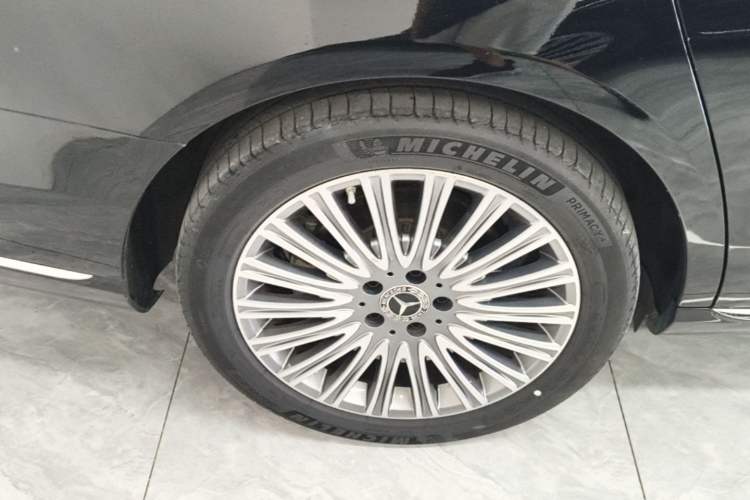 Used Mercedes-Benz E-Class 2020 Restyled E 300 L Exclusive Edition Right Rear Wheel Hub