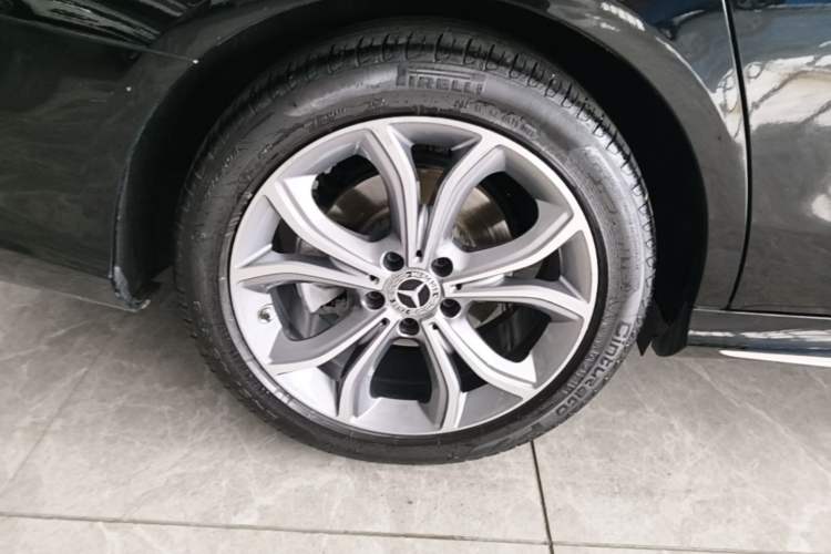 Used Mercedes-Benz E-Class 2020 E 300 L Sporty and Stylish Model Right Rear Wheel Hub