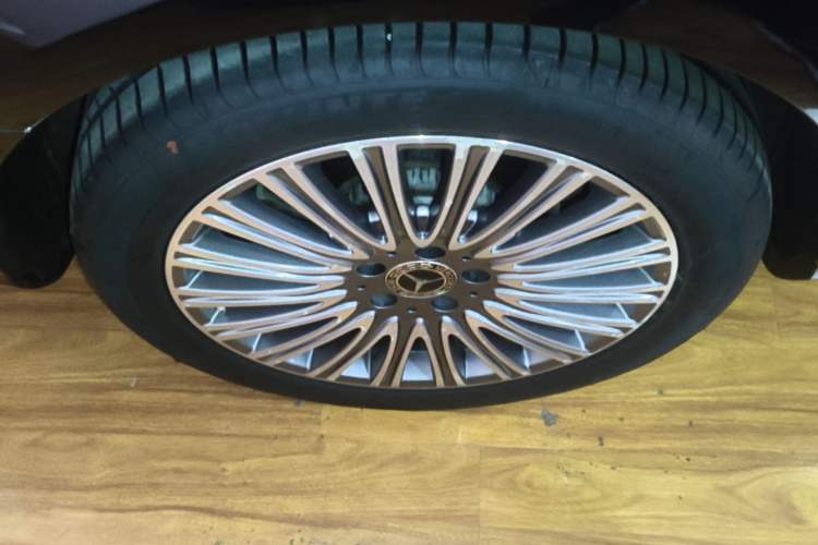 Used Mercedes-Benz E-Class 2020 E 300 L Stylish Model Right Rear Wheel Hub