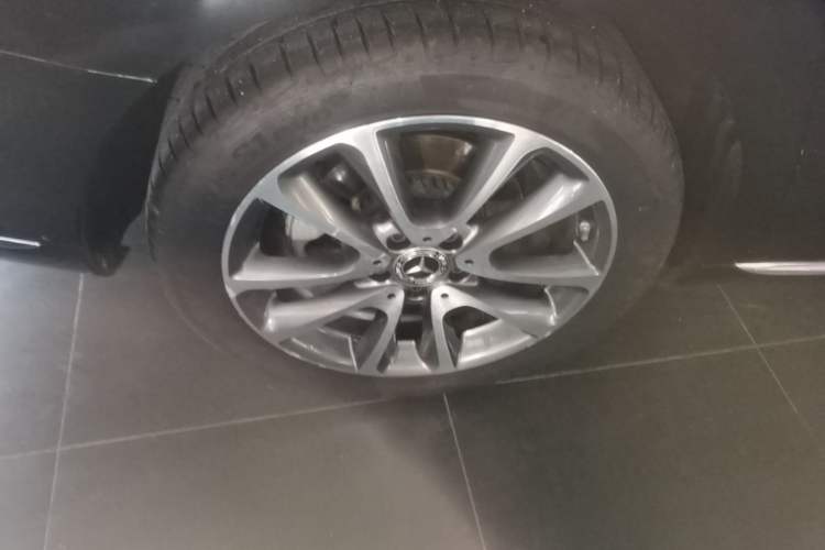 Used Mercedes-Benz E-Class 2020 Facelift E 260 L Right Rear Wheel Hub