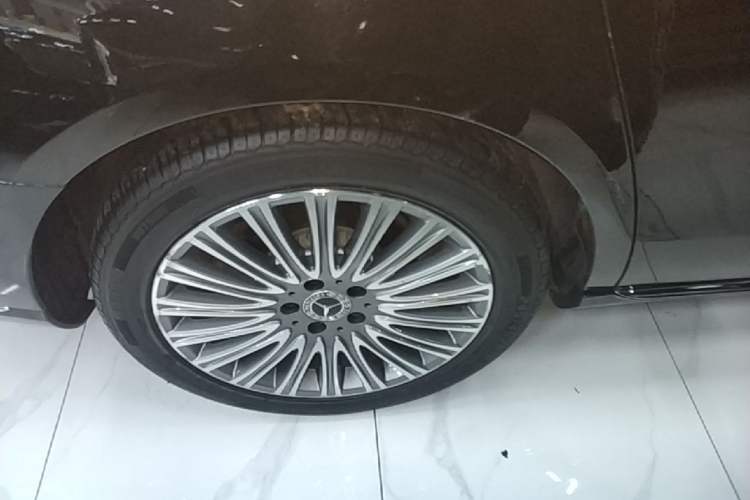 Used Mercedes-Benz E-Class 2020 Restyled E 300 L Exclusive Edition Right Rear Wheel Hub