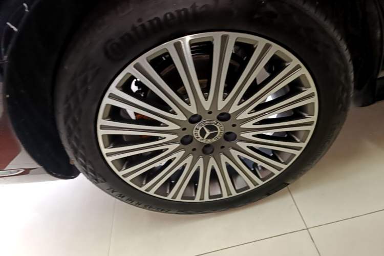 Used Mercedes-Benz E-Class 2020 Restyled E 300 L Sport Exclusive Edition Right Rear Wheel Hub