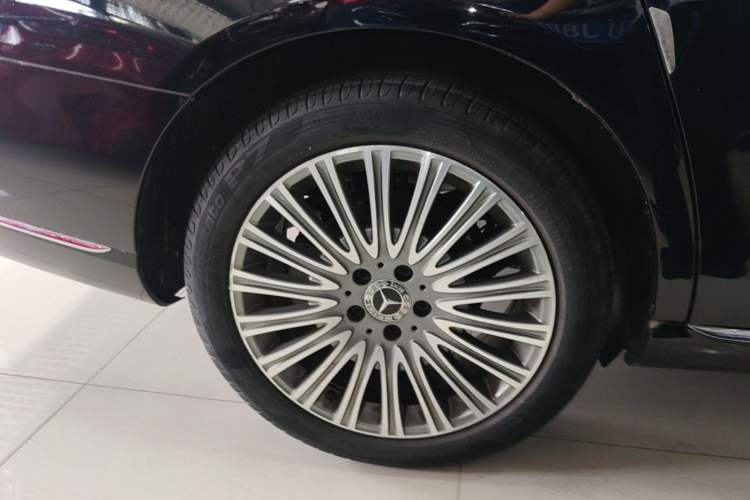 Used Mercedes-Benz E-Class 2020 Facelift E 300 L Stylish Edition Right Rear Wheel Hub