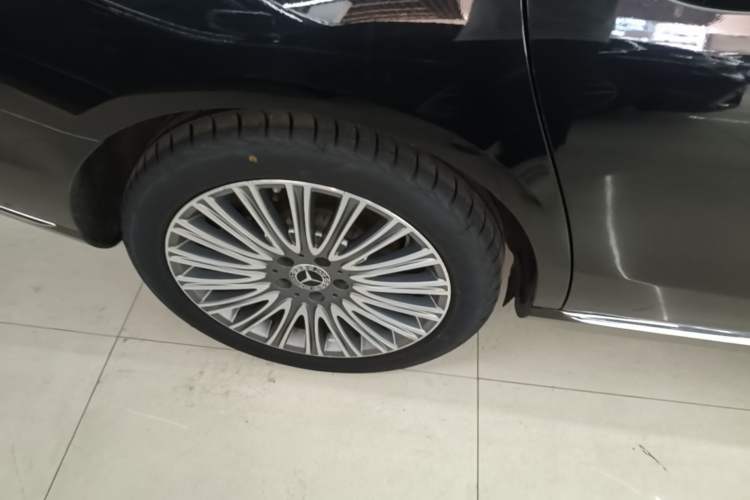 Used Mercedes-Benz E-Class 2020 Facelift E 300 L Stylish Edition Right Rear Wheel Hub