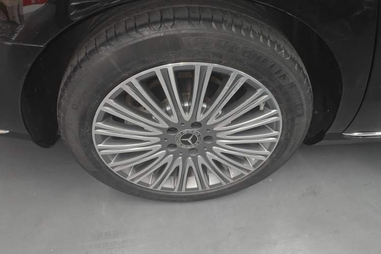 Used Mercedes-Benz E-Class 2020 E 300 L Luxury Model Right Rear Wheel Hub