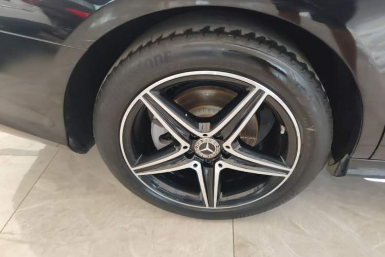 Used Mercedes-Benz E-Class 2020 Restyled E 300 L Sport Exclusive Edition Right Rear Wheel Hub