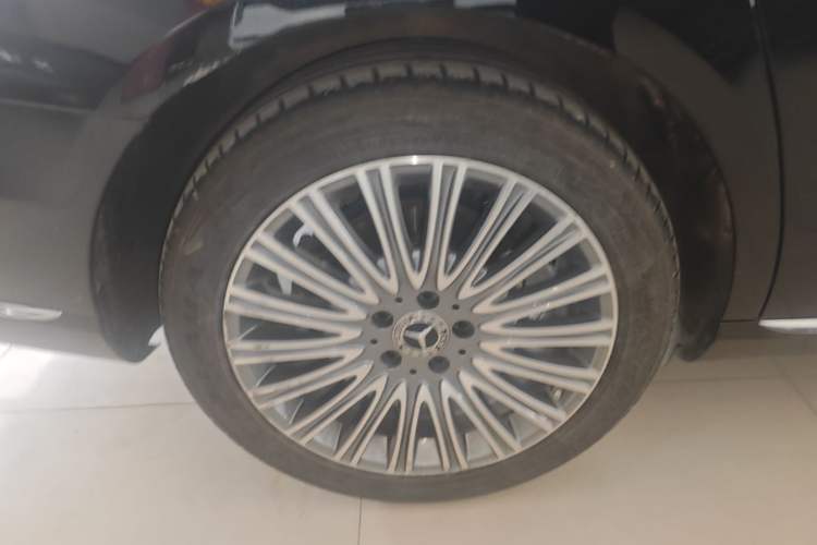 Used Mercedes-Benz E-Class 2020 Restyled E 300 L Exclusive Edition Right Rear Wheel Hub