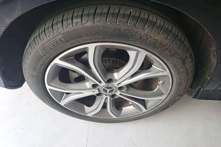 Used Mercedes-Benz E-Class 2020 Restyled E 300 L Sporty and Stylish Edition Right Rear Wheel Hub
