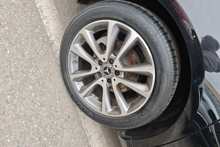 Used Mercedes-Benz E-Class 2020 E 260 L Right Rear Wheel Hub