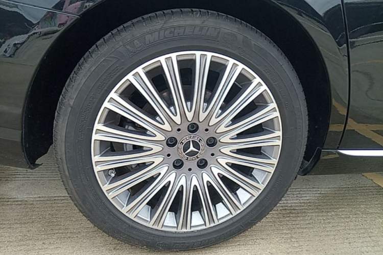 Used Mercedes-Benz E-Class 2020 E 300 L Luxury Model Right Rear Wheel Hub