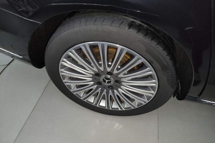 Used Mercedes-Benz E-Class 2020 E 300 L Stylish Model Right Rear Wheel Hub