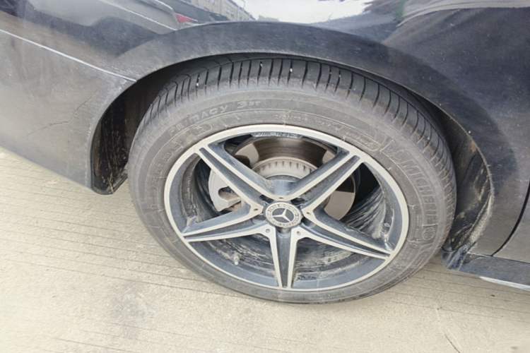 Used Mercedes-Benz E-Class 2020 E 300 L Sporty and Stylish Model Right Rear Wheel Hub