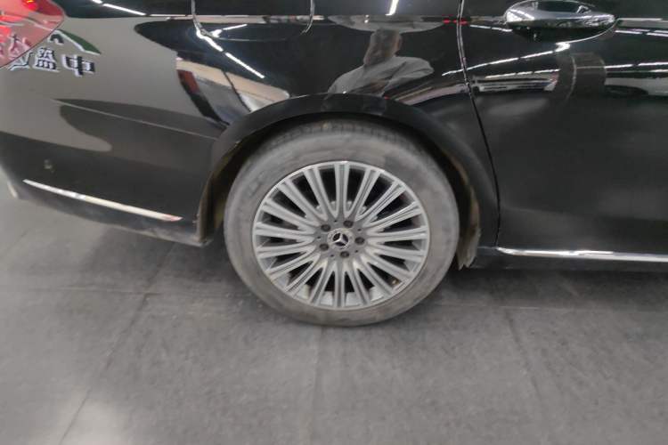 Used Mercedes-Benz E-Class 2020 E 300 L Stylish Model Right Rear Wheel Hub