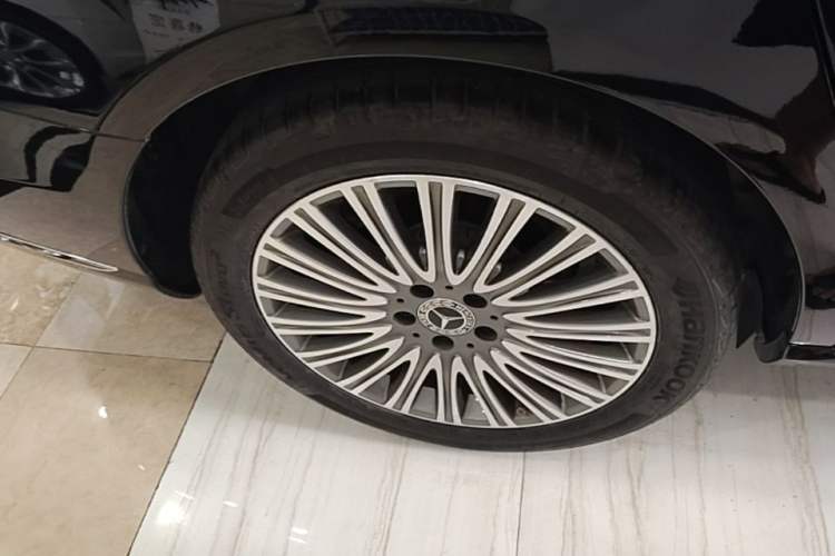 Used Mercedes-Benz E-Class 2020 Facelift E 300 L Stylish Edition Right Rear Wheel Hub
