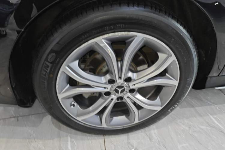 Used Mercedes-Benz E-Class 2020 E 300 L Sporty and Stylish Model Right Rear Wheel Hub