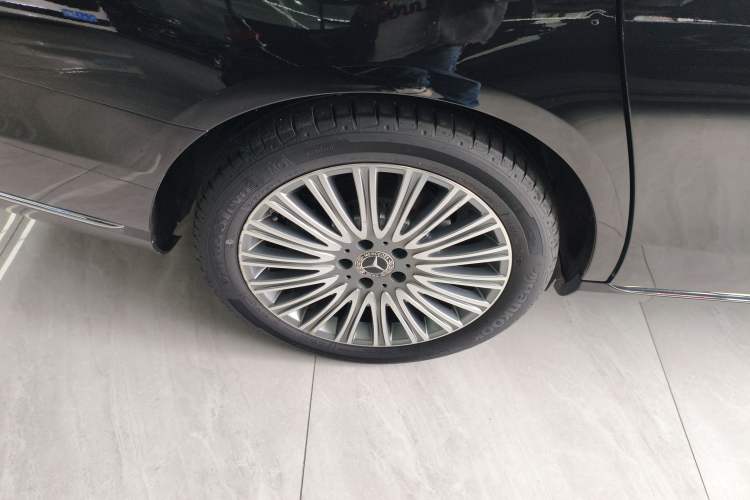 Used Mercedes-Benz E-Class 2020 Restyled E 300 L Exclusive Edition Right Rear Wheel Hub