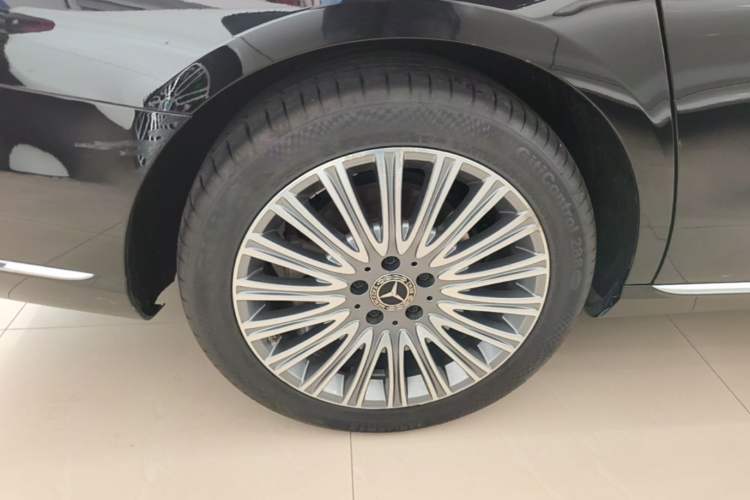 Used Mercedes-Benz E-Class 2020 E 300 L Luxury Model Right Rear Wheel Hub