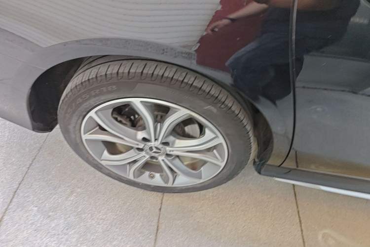 Used Mercedes-Benz E-Class 2020 E 300 L Sporty and Stylish Model Right Rear Wheel Hub