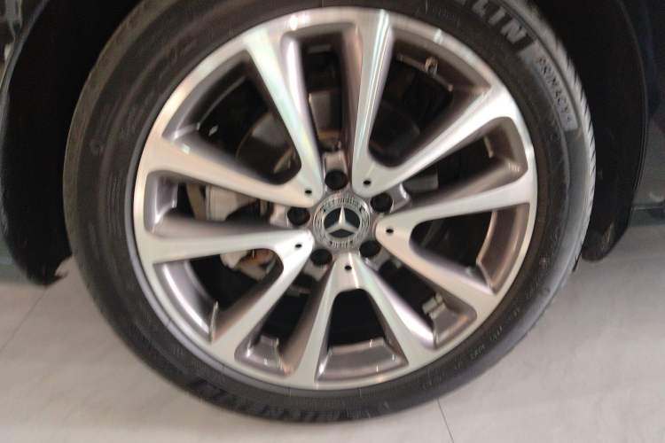 Used Mercedes-Benz E-Class 2020 E 260 L Right Rear Wheel Hub