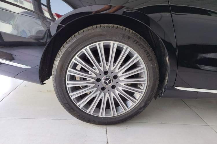 Used Mercedes-Benz E-Class 2020 Facelift E 300 L Stylish Edition Right Rear Wheel Hub