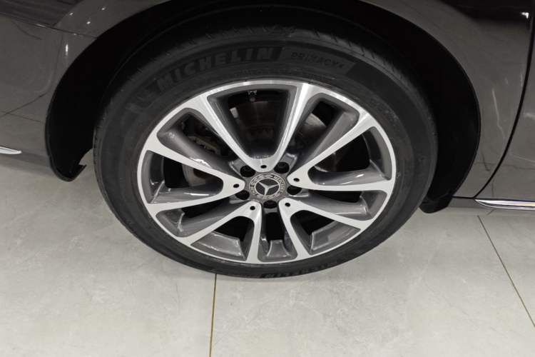 Used Mercedes-Benz E-Class 2020 E 260 L Right Rear Wheel Hub