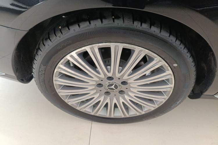 Used Mercedes-Benz E-Class 2020 Restyled E 300 L Exclusive Edition Right Rear Wheel Hub