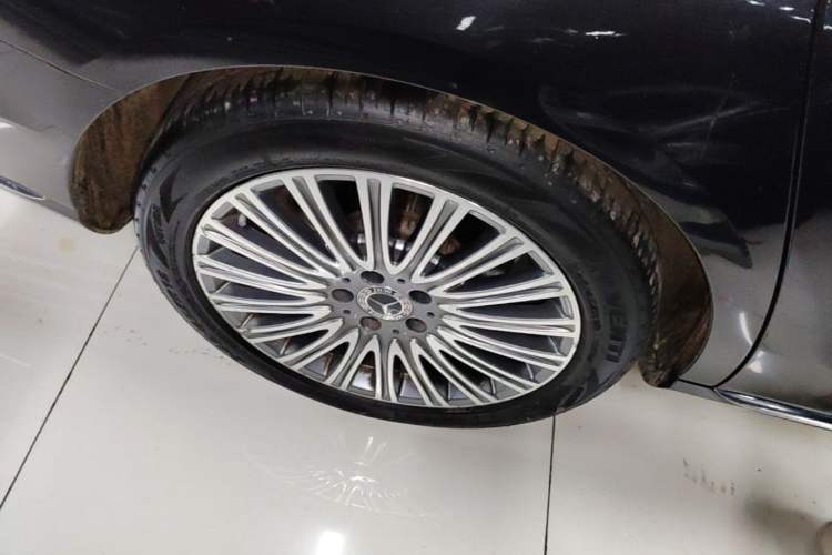 Used Mercedes-Benz E-Class 2020 E 300 L Luxury Model Right Rear Wheel Hub
