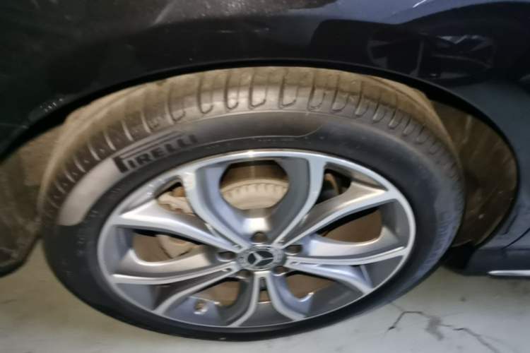 Used Mercedes-Benz E-Class 2020 Restyled E 300 L Sporty and Stylish Edition Right Rear Wheel Hub