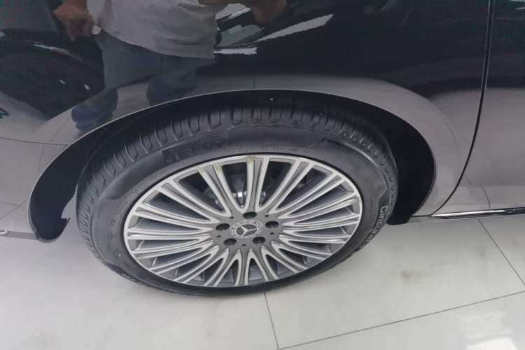 Used Mercedes-Benz E-Class 2020 Restyled E 300 L Exclusive Edition Right Rear Wheel Hub