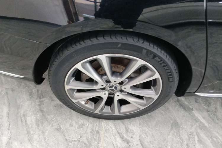 Used Mercedes-Benz E-Class 2020 E 260 L Right Rear Wheel Hub