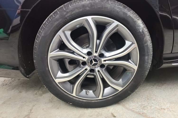 Used Mercedes-Benz E-Class 2020 Restyled E 300 L Sporty and Stylish Edition Right Rear Wheel Hub