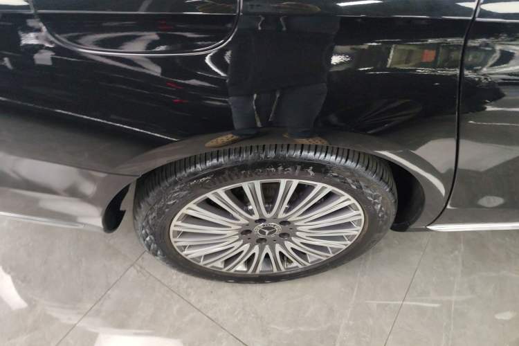 Used Mercedes-Benz E-Class 2020 E 300 L Luxury Model Right Rear Wheel Hub