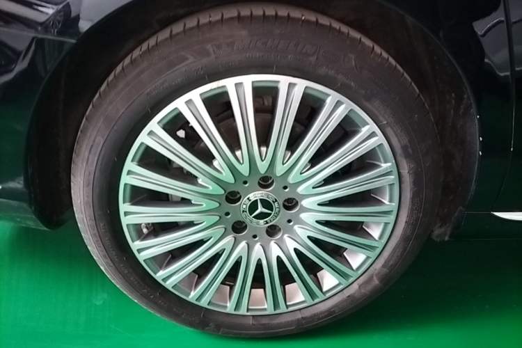 Used Mercedes-Benz E-Class 2020 E 300 L Luxury Model Right Rear Wheel Hub