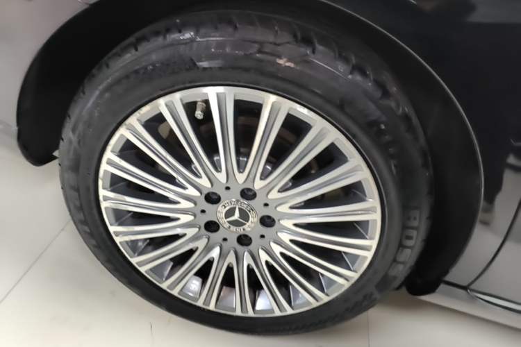Used Mercedes-Benz E-Class 2020 E 300 L Stylish Model Right Rear Wheel Hub