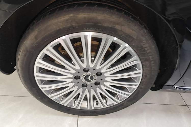 Used Mercedes-Benz E-Class 2020 Restyled E 300 L Exclusive Edition Right Rear Wheel Hub