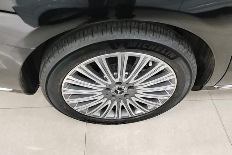 Used Mercedes-Benz E-Class 2020 E 300 L Stylish Model Right Rear Wheel Hub