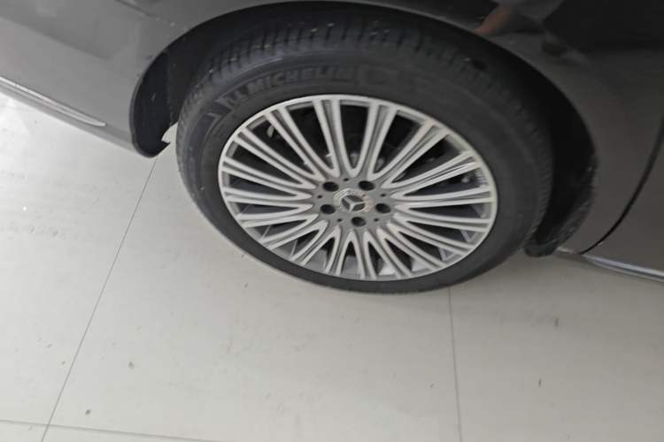 Used Mercedes-Benz E-Class 2020 E 300 L Stylish Model Right Rear Wheel Hub