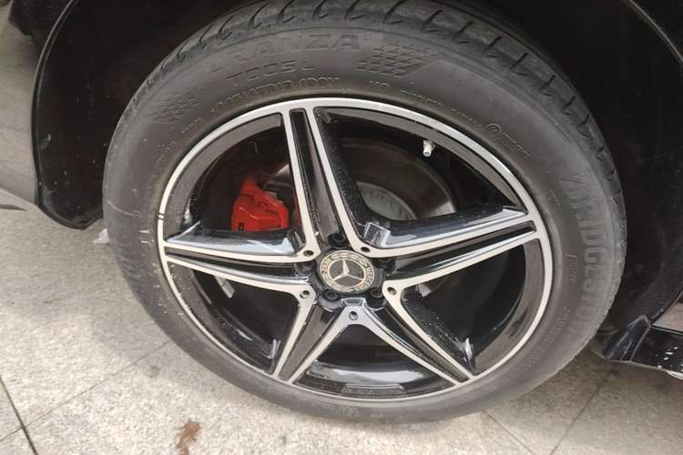 Used Mercedes-Benz E-Class 2020 Restyled E 300 L Sport Exclusive Edition Right Rear Wheel Hub