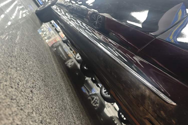 Used Mercedes-Benz E-Class 2020 Restyled E 300 L Sporty and Stylish Edition Right Side Sill