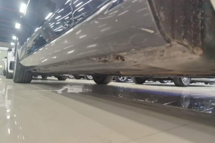 Used Mercedes-Benz E-Class 2020 Facelift E 300 L Stylish Edition Right Side Sill
