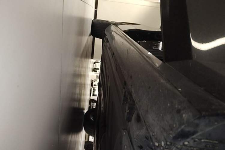 Used Mercedes-Benz E-Class 2020 Facelift E 260 Sport Edition Right Side Sill
