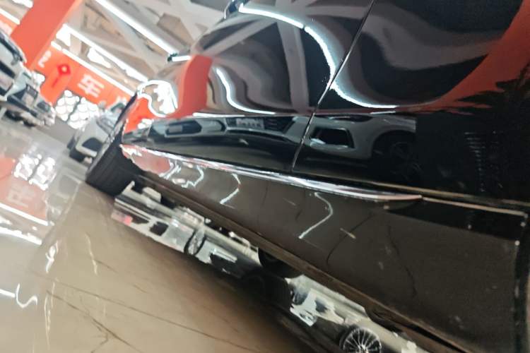Used Mercedes-Benz E-Class 2020 E 300 L Luxury Model Right Side Sill