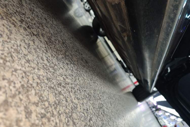 Used Mercedes-Benz E-Class 2020 E 300 L Sporty and Stylish Model Right Side Sill