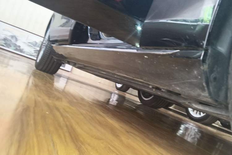 Used Mercedes-Benz E-Class 2020 E 300 L Stylish Model Right Side Sill