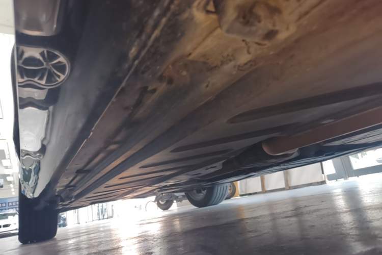 Used Mercedes-Benz E-Class 2020 Facelift E 300 L Stylish Edition Right Side Sill