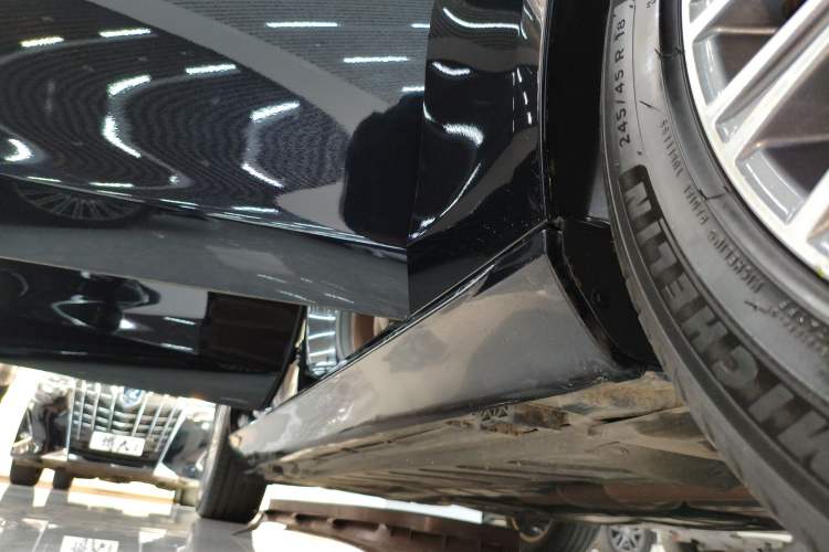 Used Mercedes-Benz E-Class 2020 Facelift E 300 L Stylish Edition Right Side Sill