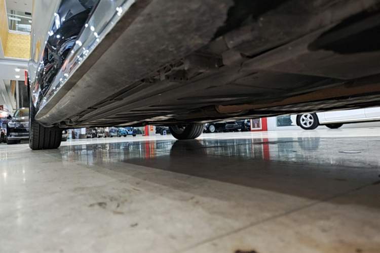 Used Mercedes-Benz E-Class 2020 Restyled E 300 L Sporty and Stylish Edition Right Side Sill