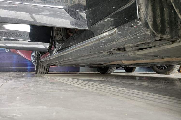 Used Mercedes-Benz E-Class 2020 Restyled E 300 L Sport Exclusive Edition Right Side Sill